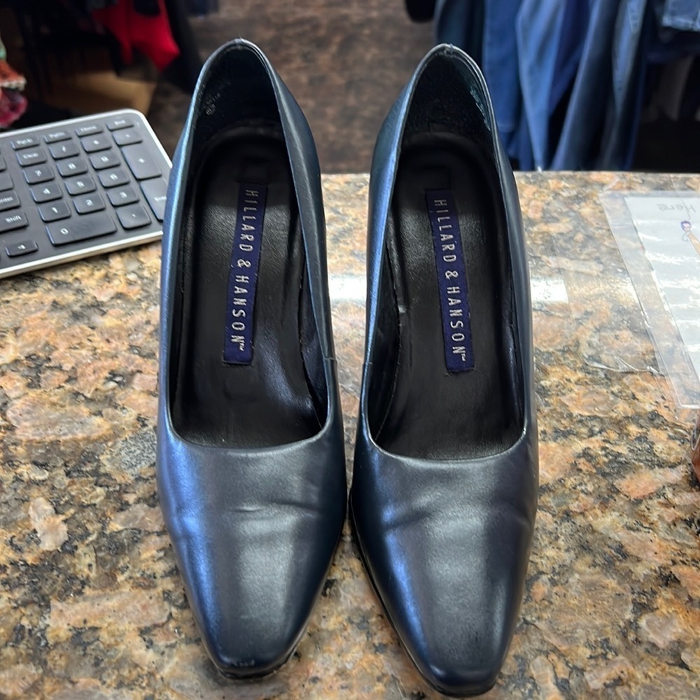 Hillard & Hanson Black Leather Pumps Heels Women’s 5.5 Classic Career